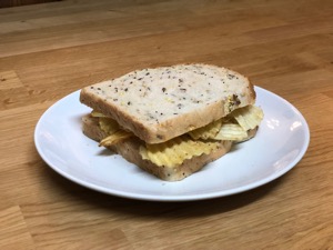 Crinkle-cut crisps in multigrain bread