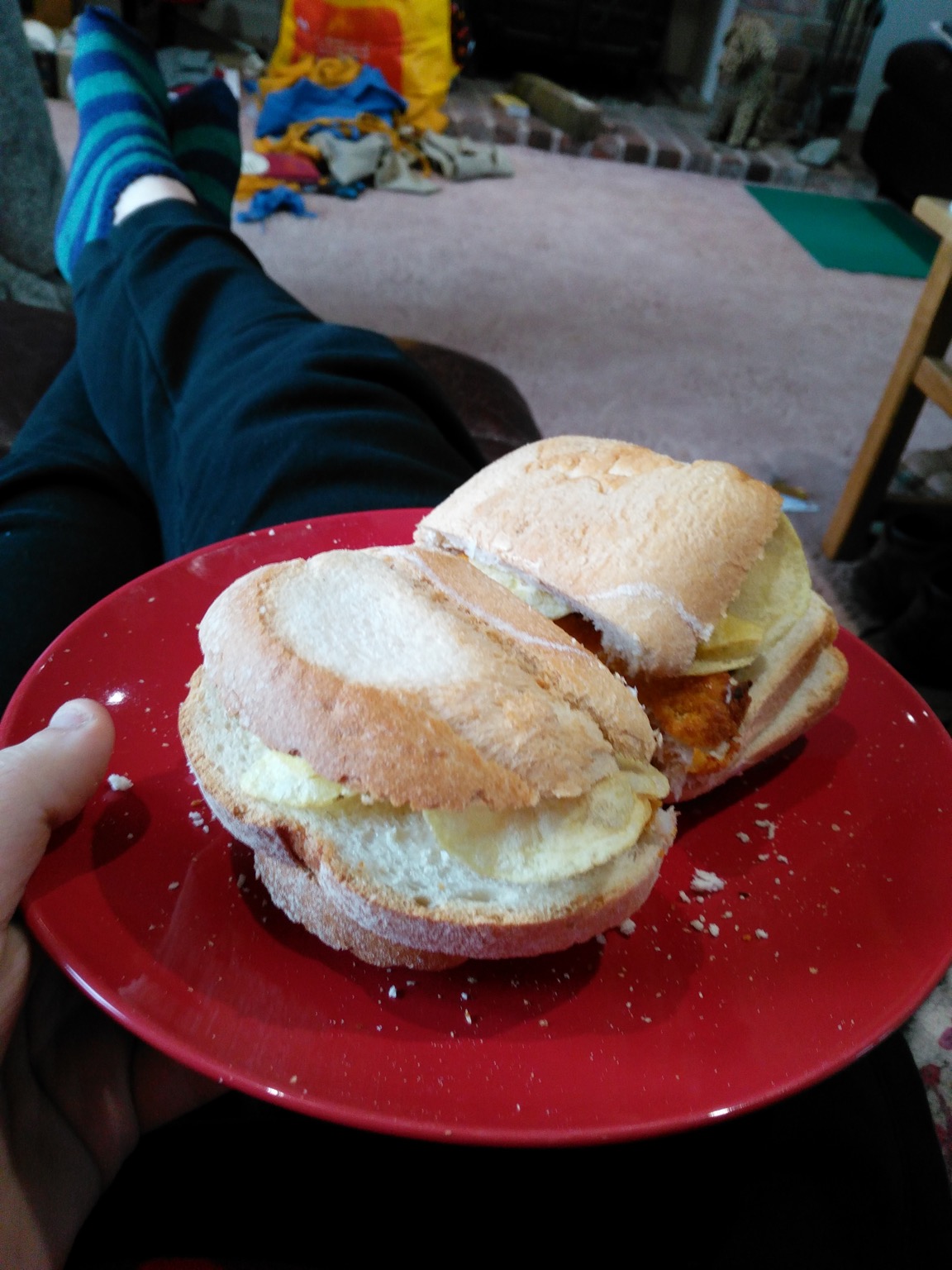 Multi-layer crisp sandwich featuring crust slice